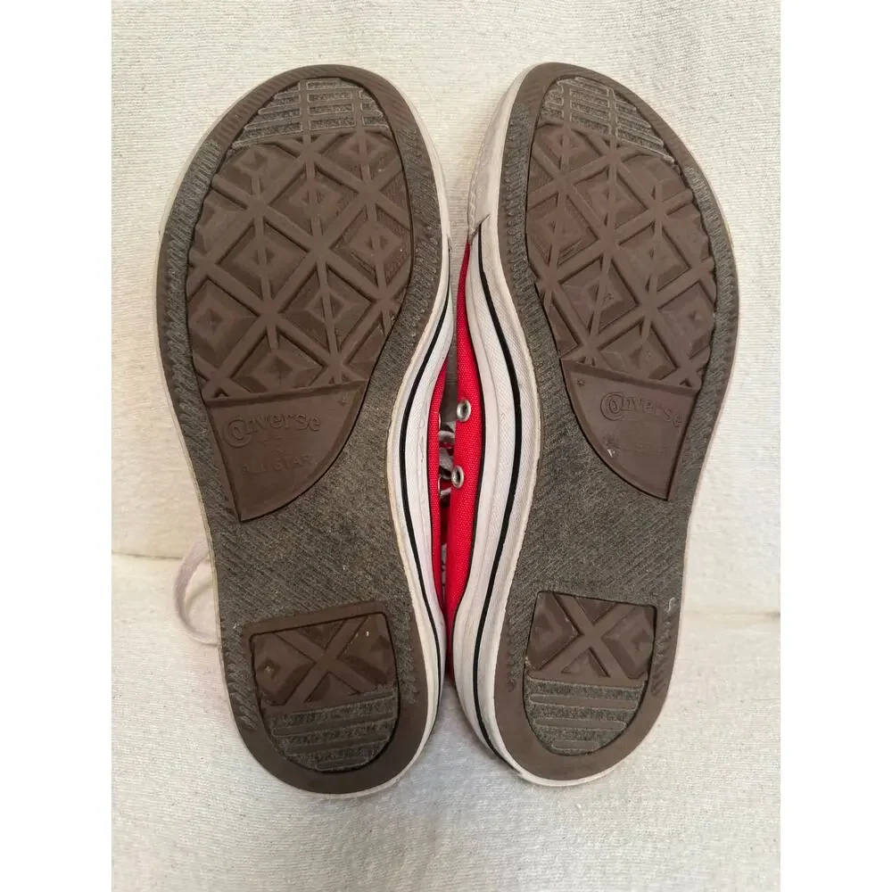 Converse Chuck Taylor, high tops Red size men’s seven or women’s nine